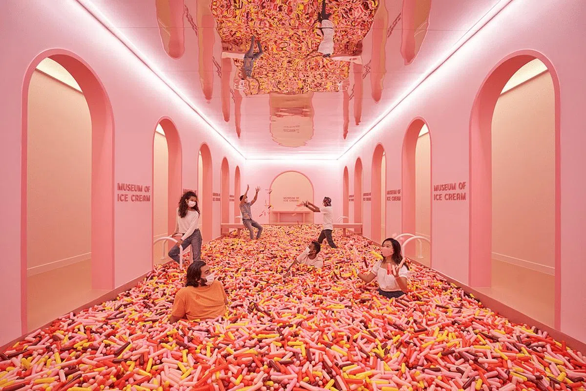 新加坡拥有MOIC各地据点中最大的“彩针糖果池”。（图/Museum of Ice Cream Singapore）