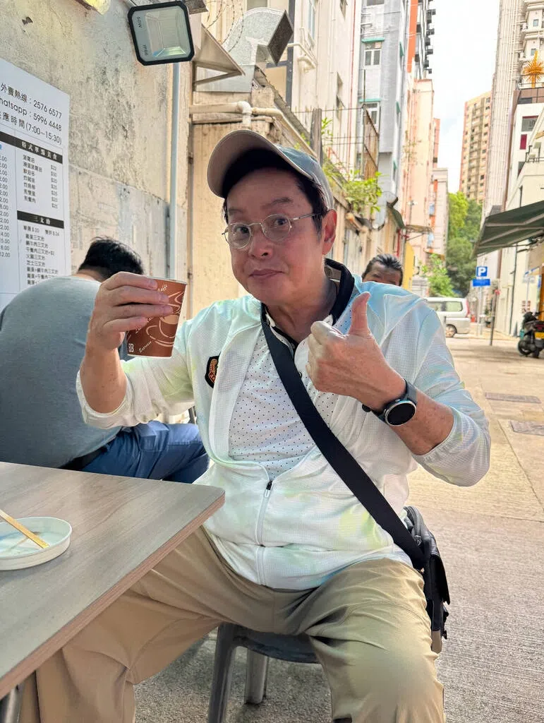 谭校长经常在社媒晒享用美食的照片。（互联网）