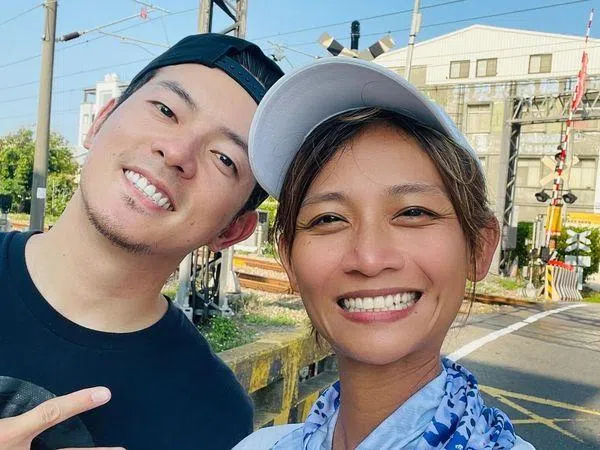 宥胜（左）与慈惠的婚姻状况不详。（取自宥胜脸书）