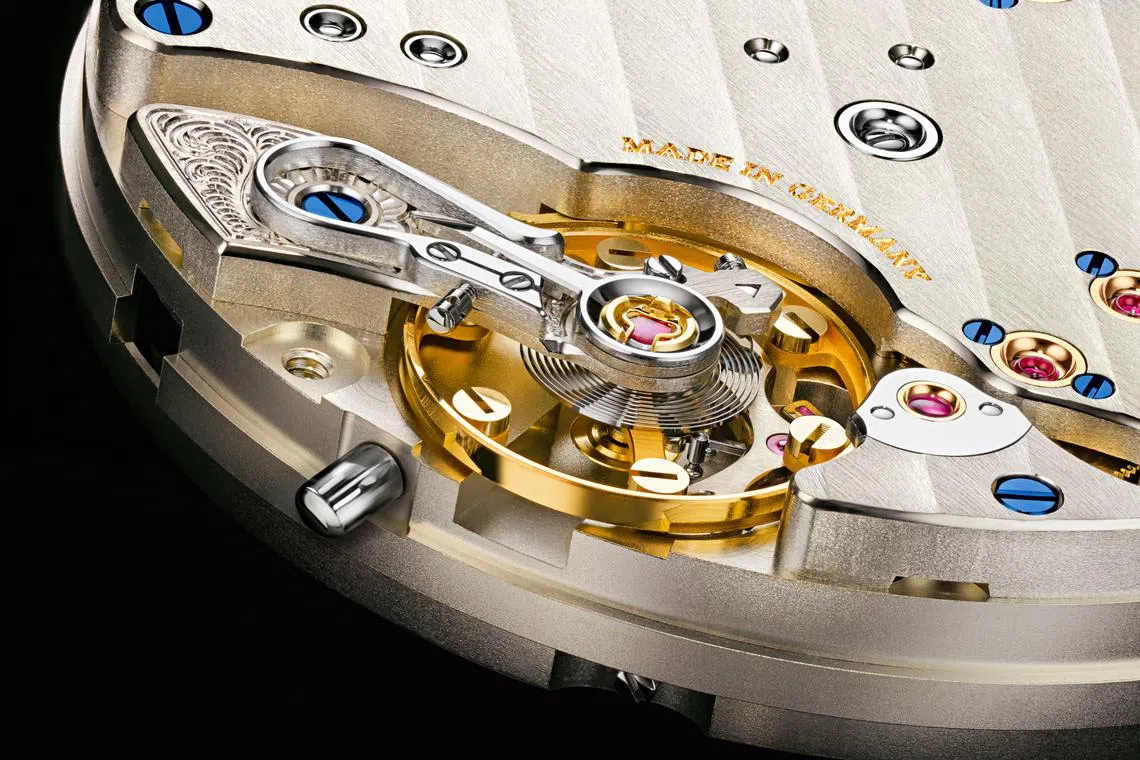 为Lange 1腕表和Lange 1小型款腕表注入生命的，是表厂自制的第50款机芯L121.1。（朗格提供）