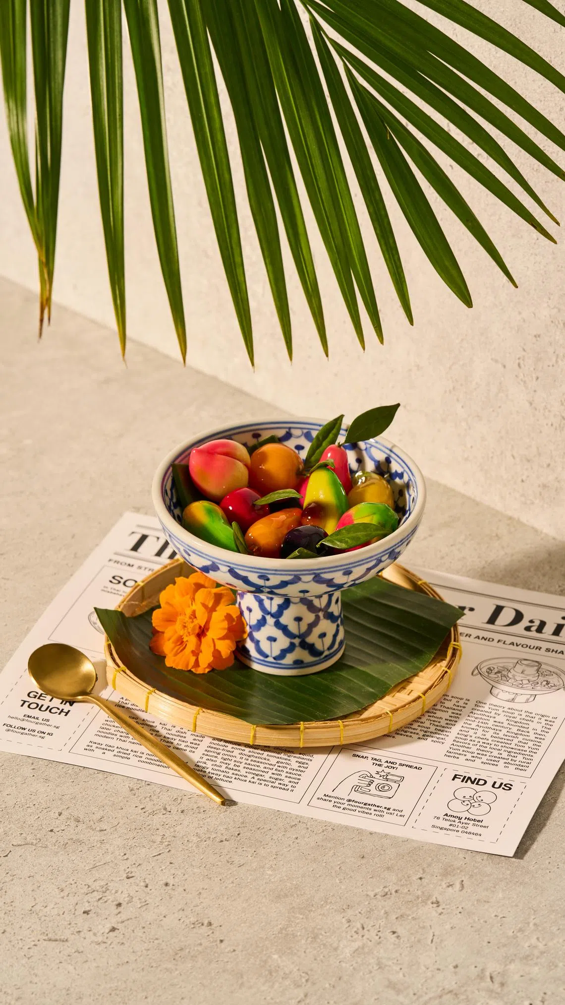 Fourgather餐馆的甜品之一泰式绿豆沙水果甜点Look Choop，曾是王室甜点。                             （餐馆提供）