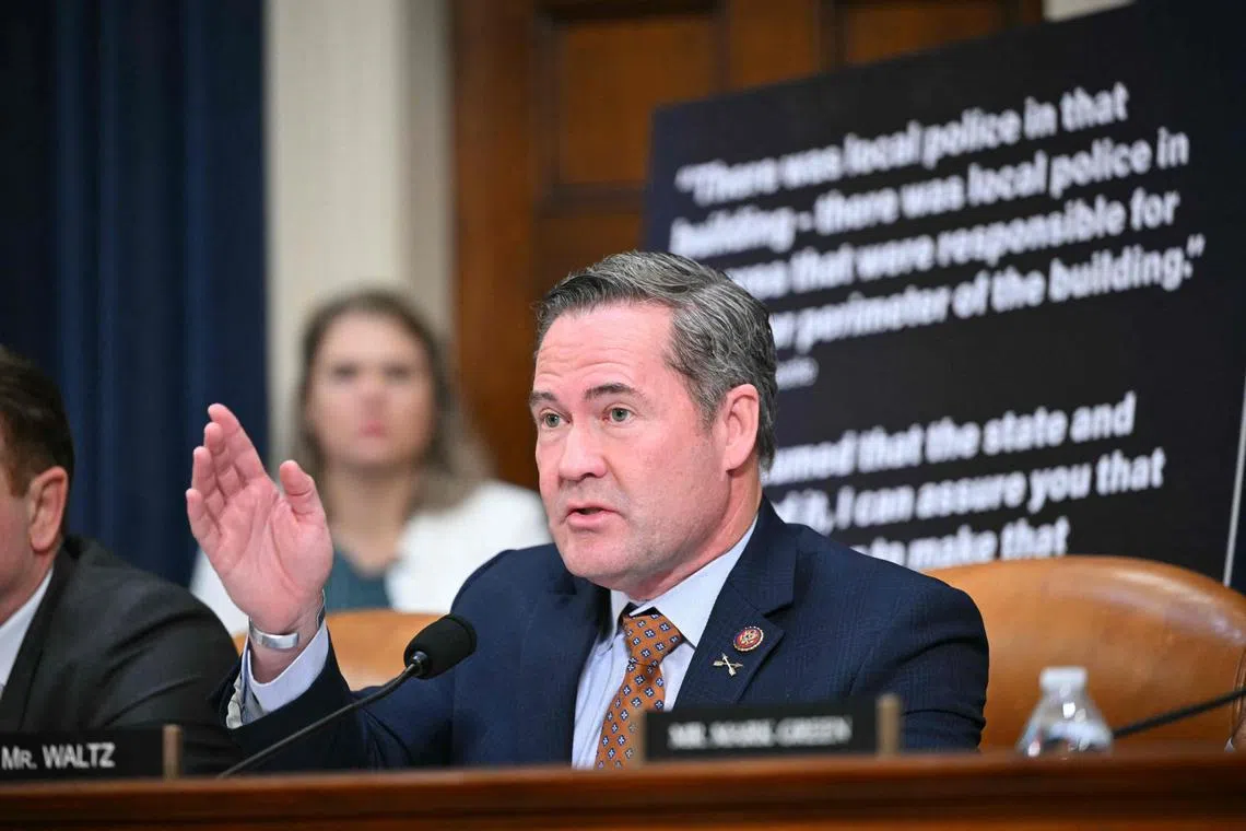 特朗普今年7月在宾夕法尼亚州巴特勒县的竞选期会上遭枪击受伤，国会在9月底就这场刺杀事件举行听证会，图为沃尔兹在会上发言。（法新社）