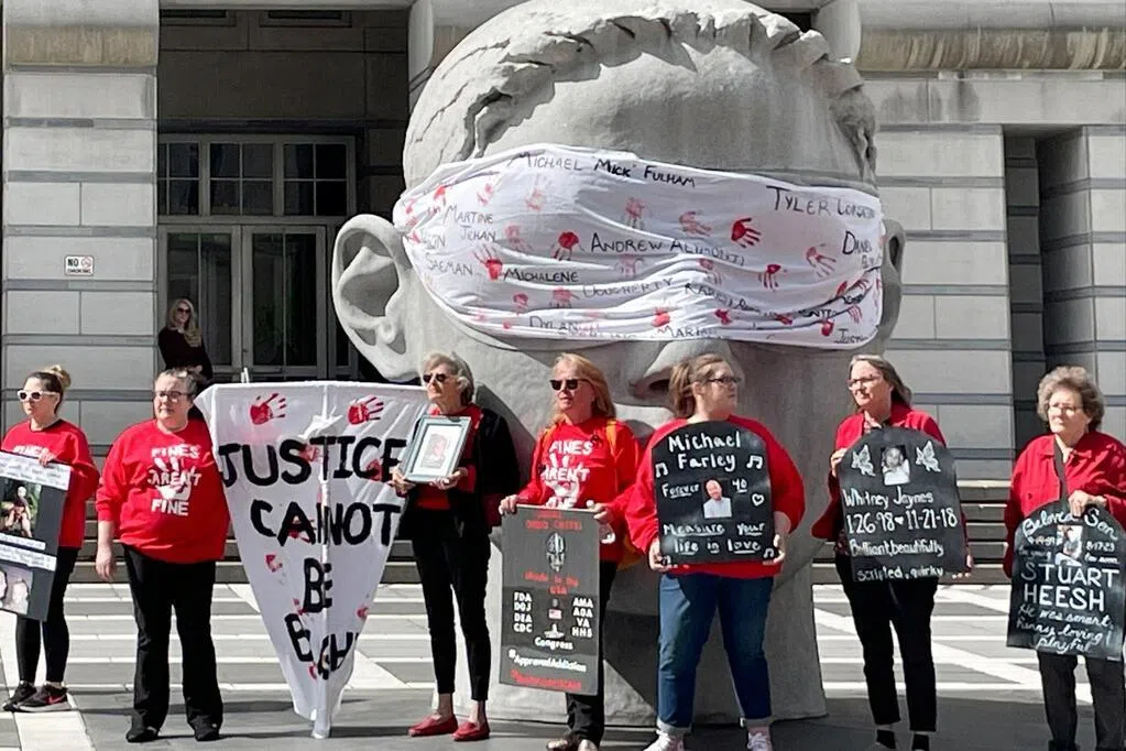 美国阿片危机受害者出庭泪诉 普渡制药遭严厉指责