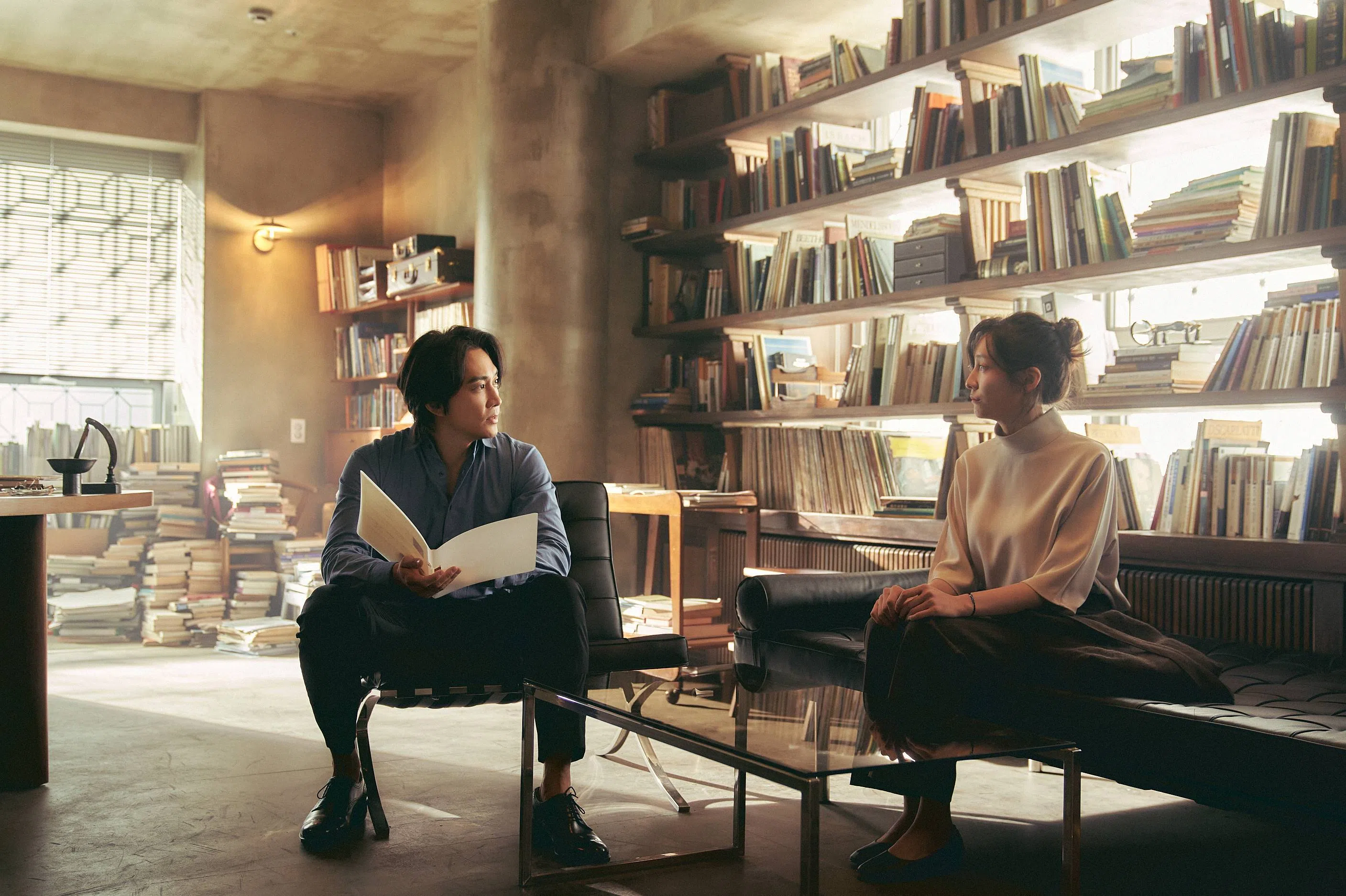 宋承宪（左）和朴智贤在戏里“来电”，两人有情欲戏。                        （邵氏机构提供）