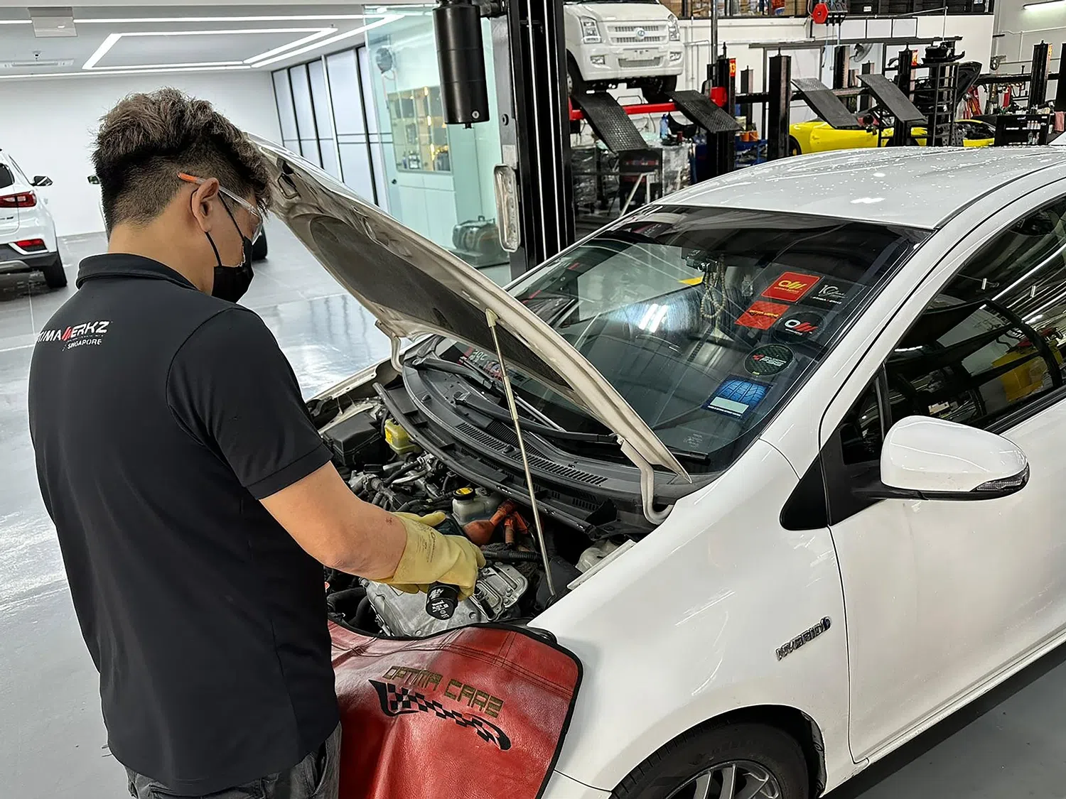 公司租赁车队中约有一半的车辆是“绿色车辆”，并以混合动力汽车（hybrid car）为主。（受访者提供）