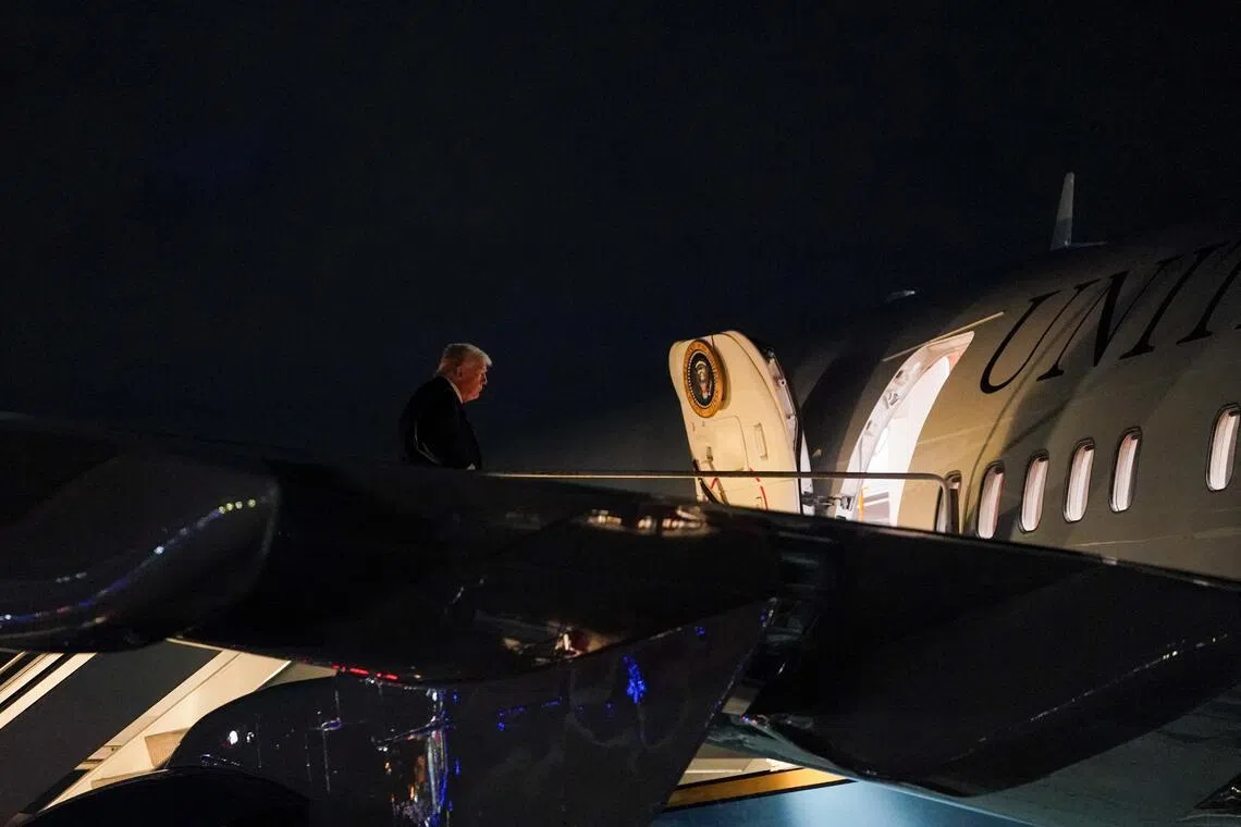 特朗普称考虑应对伊朗一系列措施包括“强硬选项”