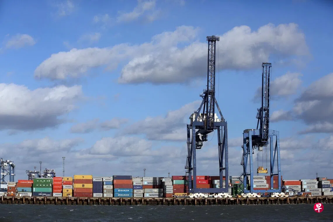 知情人士：长和拟将国际港口资产拆分出售| 联合早报