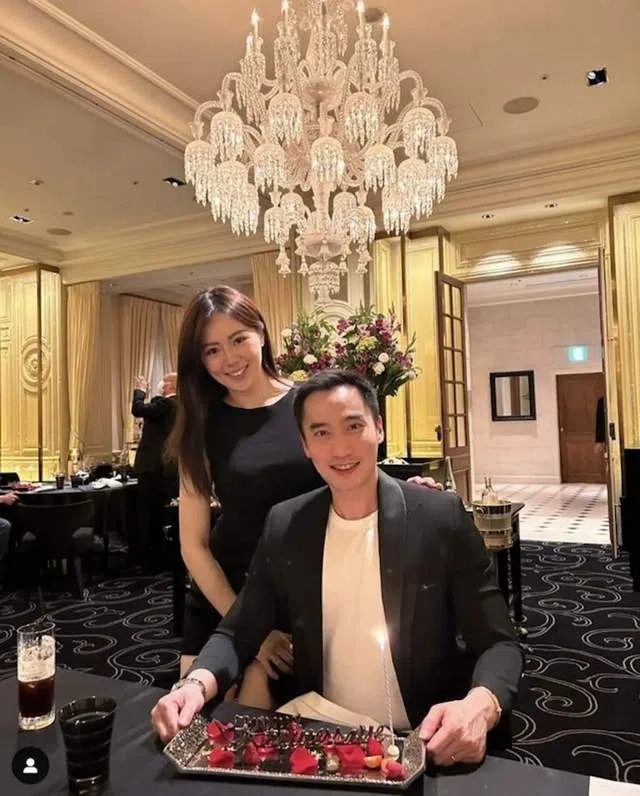 Alice（左）和赖弘国的在社媒上的甜蜜合照，已全部被删除。（互联网）