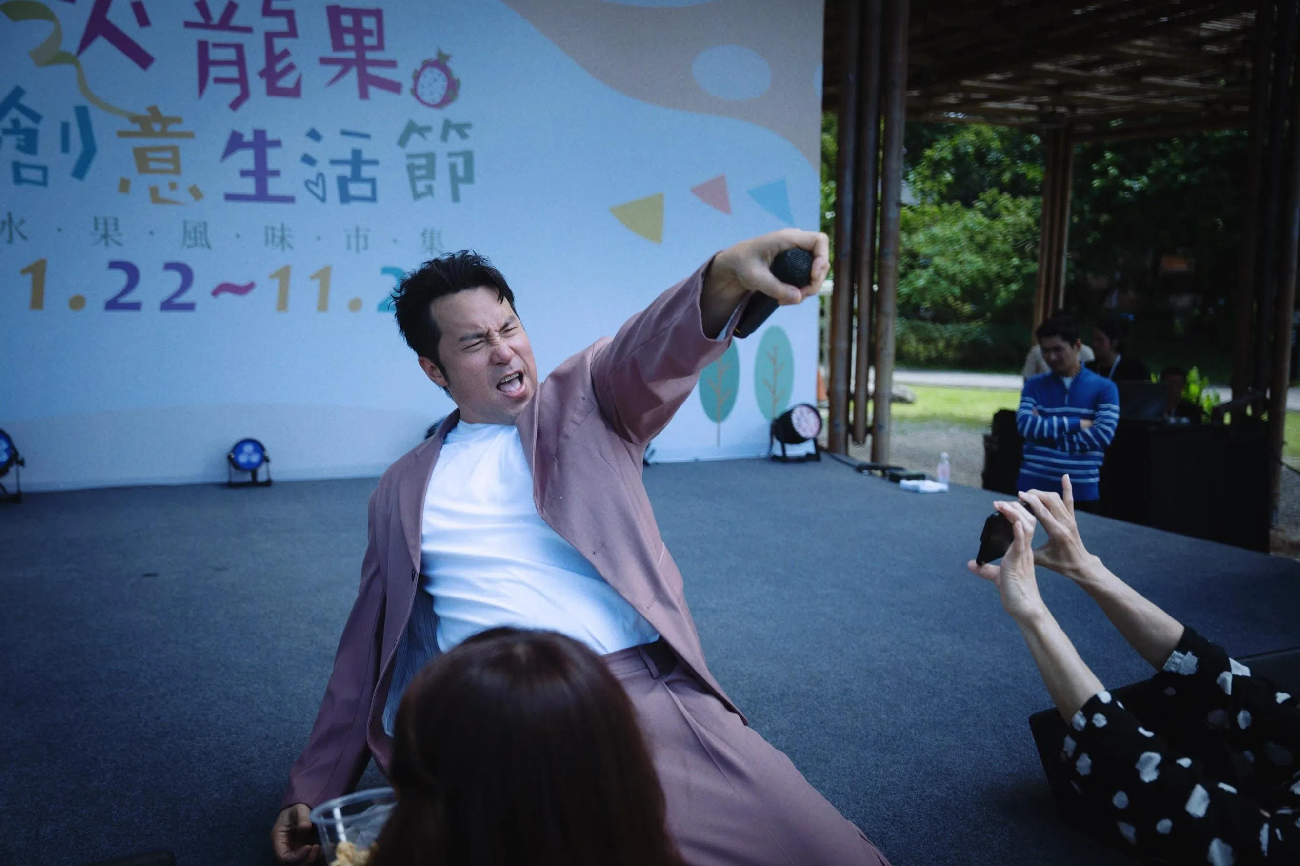 张孝全饰演的周可杰死抓着过往的风光，不愿面对事业走下坡的窘境。（互联网）