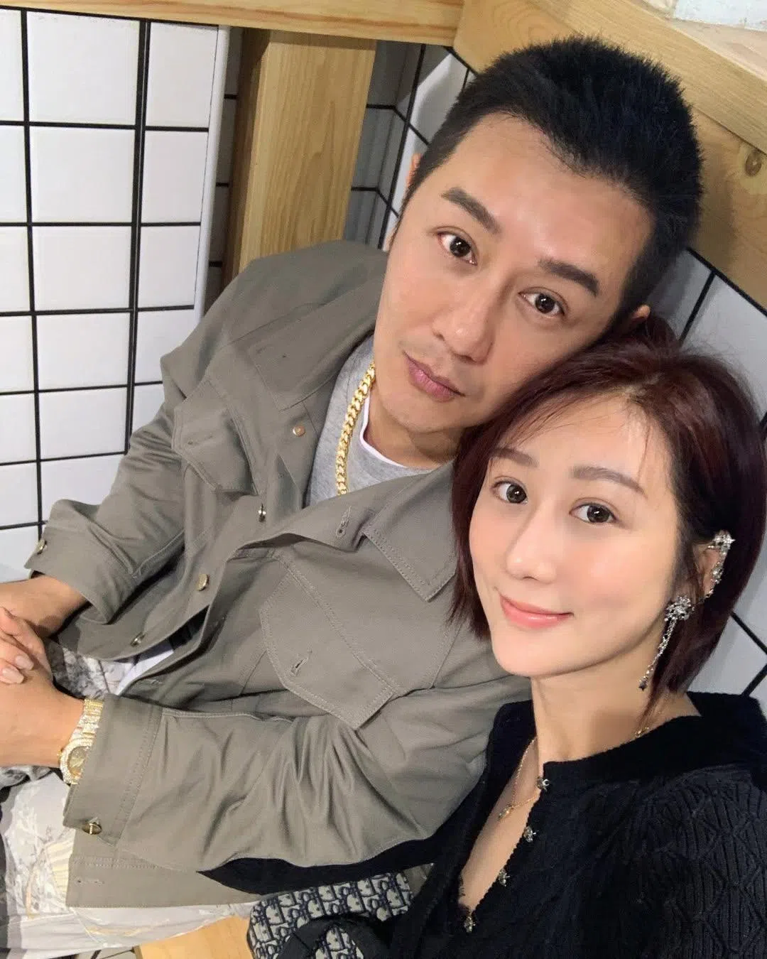 陈浩民与老婆蒋丽莎远赴中东旅游，不巧遇到军事行动。（取自蒋丽莎IG）