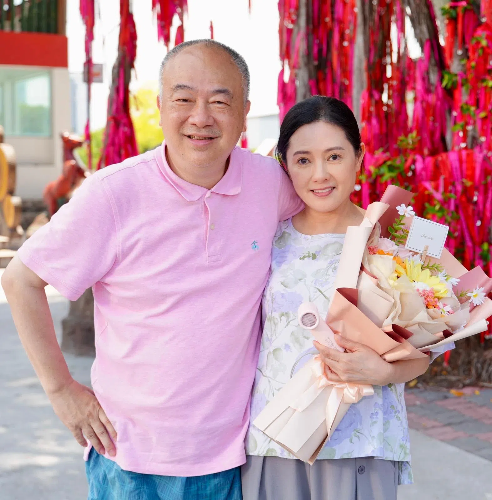 时隔34年后，李丽珍（右）再与高志森合作《富贵逼人来》。（高志森提供）