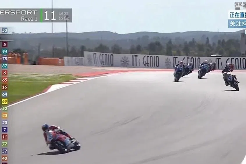 中国张雪机车在世界级摩托车比赛夺冠后刷屏 