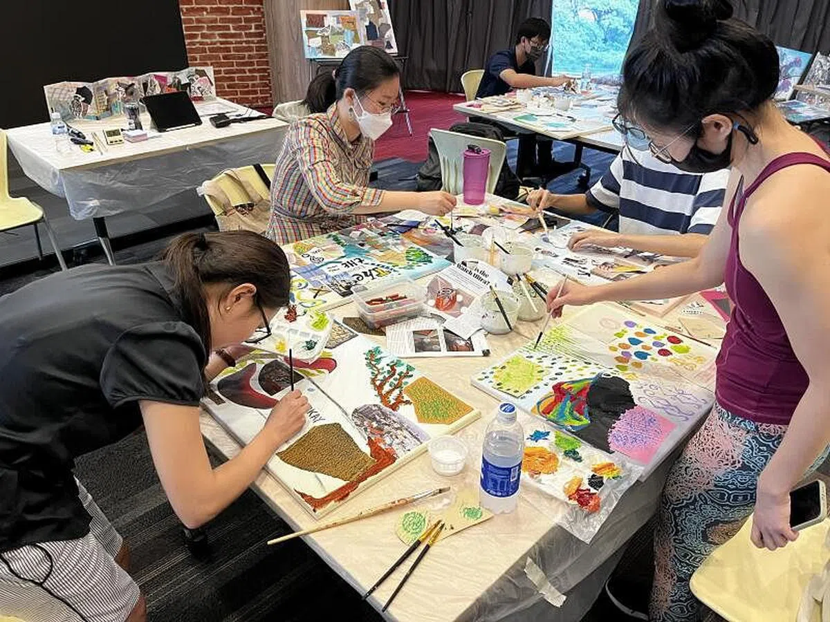 Wallflowers团队在comma艺术节开设工作坊，邀公众以索美塞为灵感参与创作。（受访者提供）