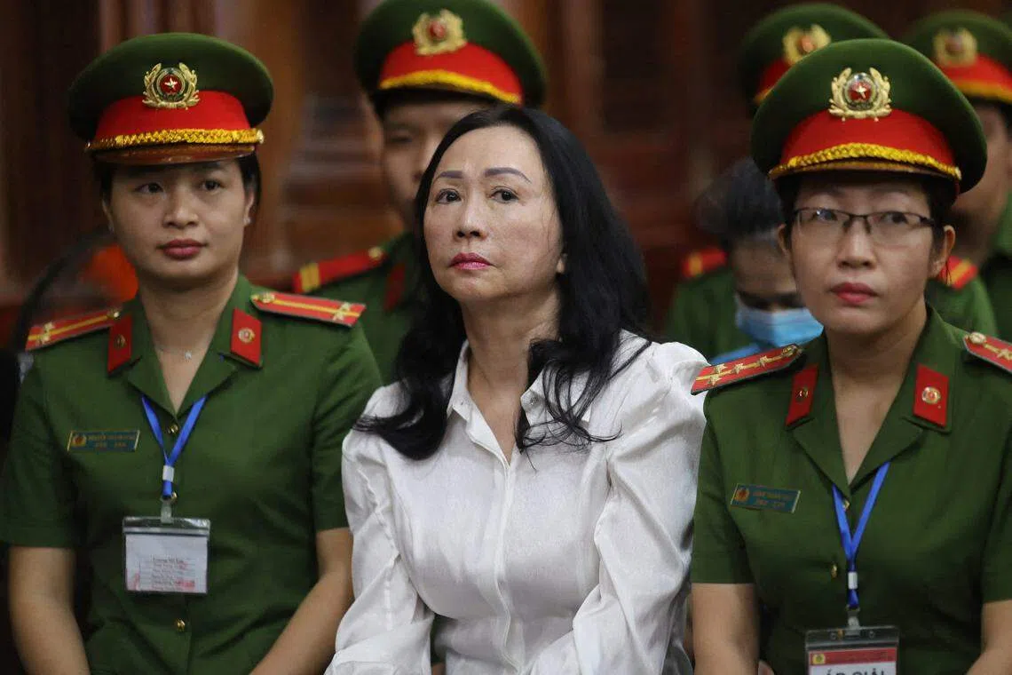 “越南女首富”张美兰受审后被判死刑，她诈骗挪用的金额相当于越南2023年GDP的6%。（法新社）