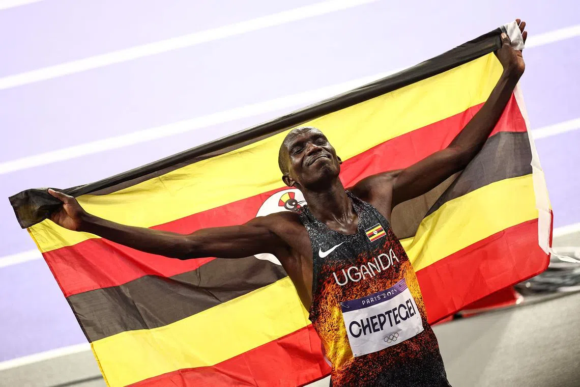 切普特盖为乌干达拿下本届奥运第一面奖牌，这是乌干达历史上的第五面奥运金牌。（法新社）