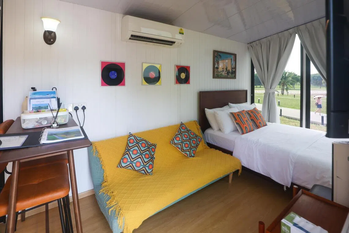 度假小屋由再生木材建造，主要由太阳能供电，在太阳能供应不足时会使用后备电源。（档案照片）