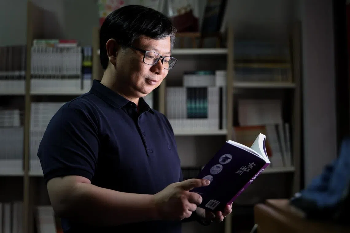 陈崇正善用多元媒介，将新南方的声音传到更远的疆域。（龙国雄摄）