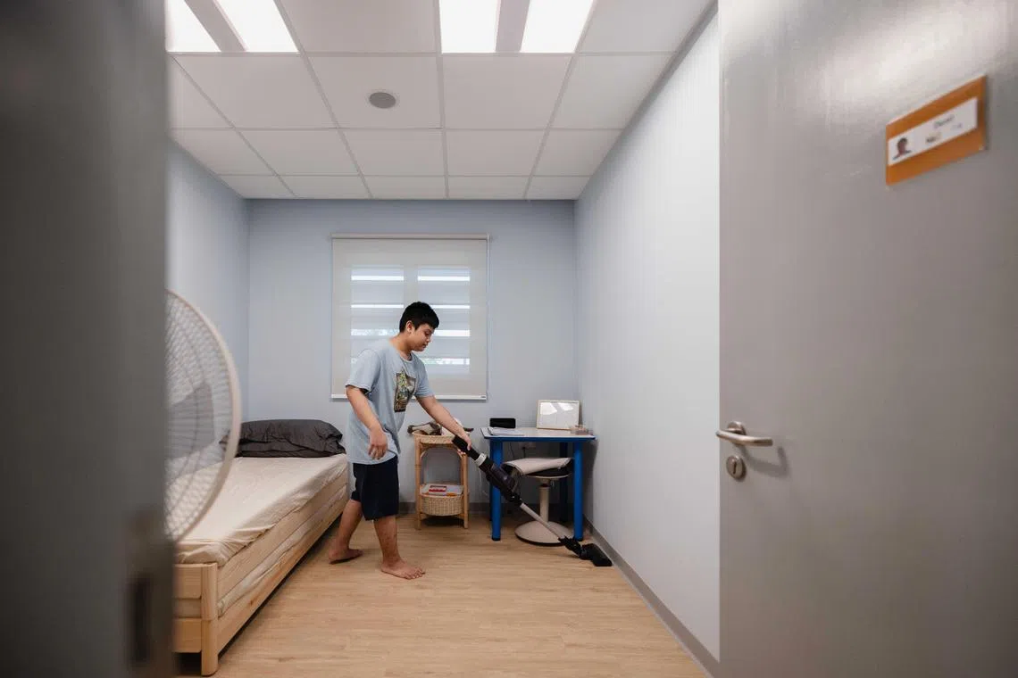彩虹中心海军部学校为学生提供短期住宿体验。学生入住校内的宿舍，从中学习打理家务等技能，为独立生活做准备。（彩虹中心提供）