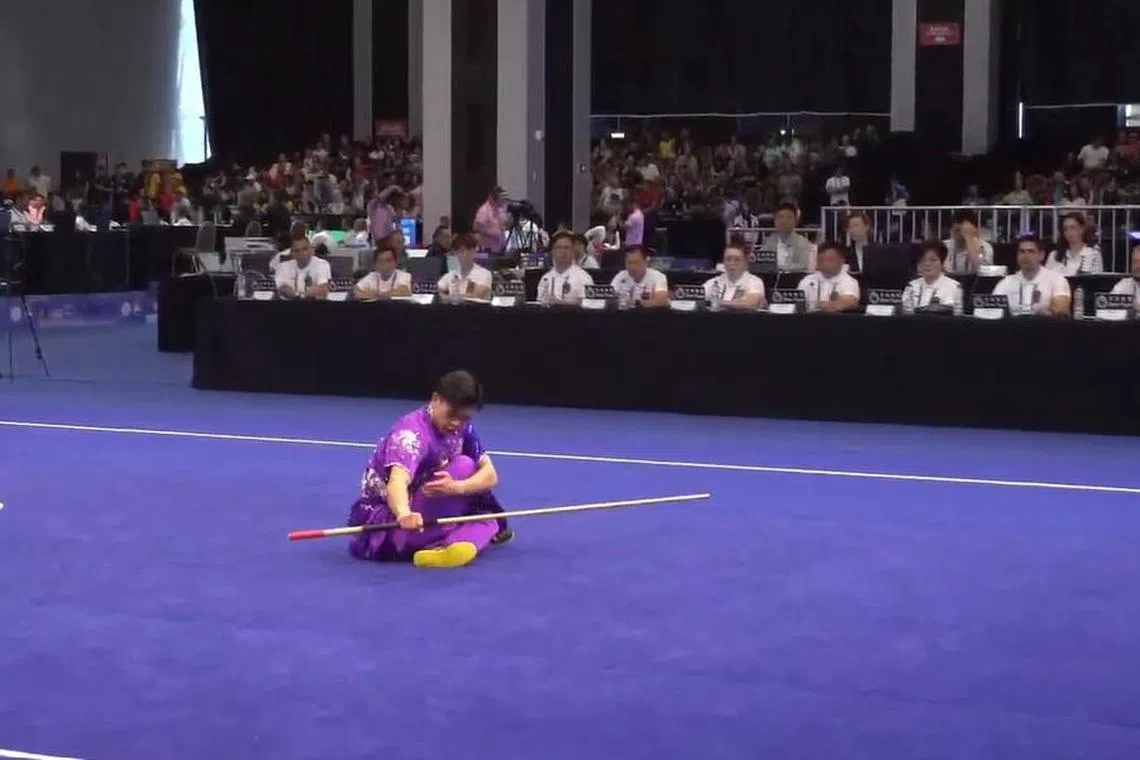 面对激烈竞争，林思韦无缘捍卫上届在武术世锦赛赢得的男子棍术冠军。（国际武术联合会YouTube截图）