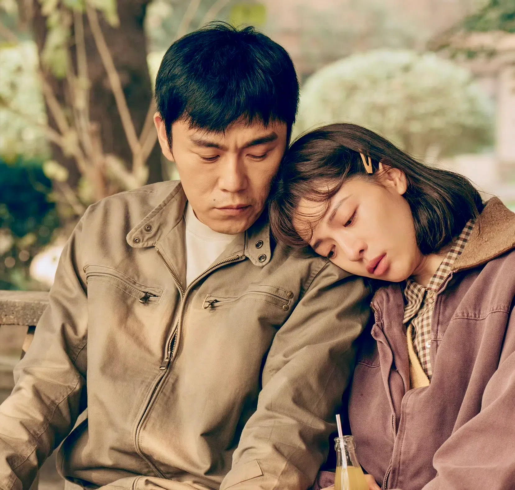 钟楚曦（右）饰演的刘芬芳认定秦昊饰（左）演的杜湘东是“真命天子”，勇敢追求所爱。（取自剧集微博）