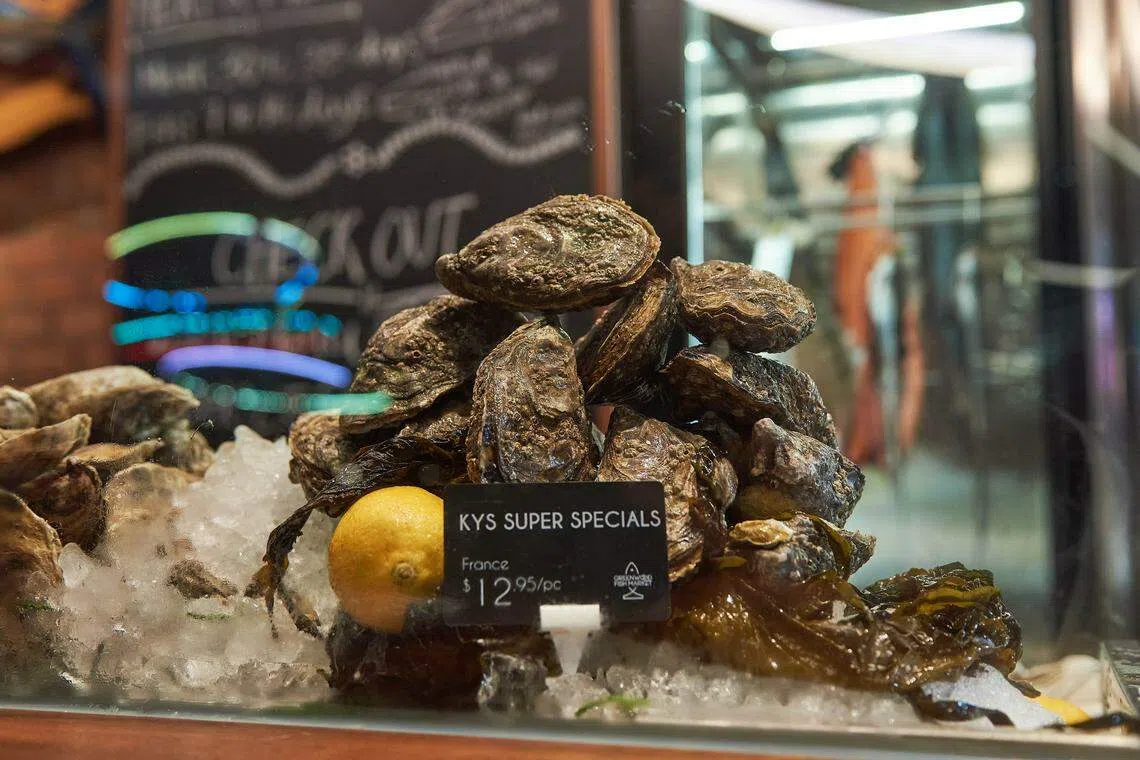 餐馆在本家独家销售得奖级法国KYS生蚝。（餐馆提供）