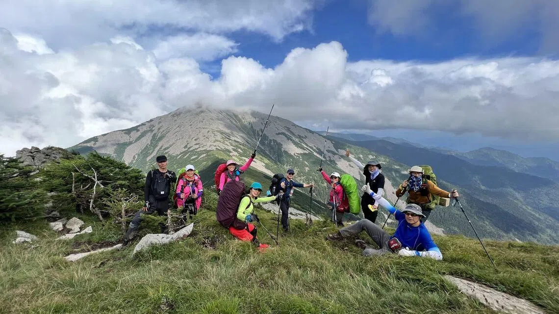 官方通报秦岭坠崖徒步者一死一伤