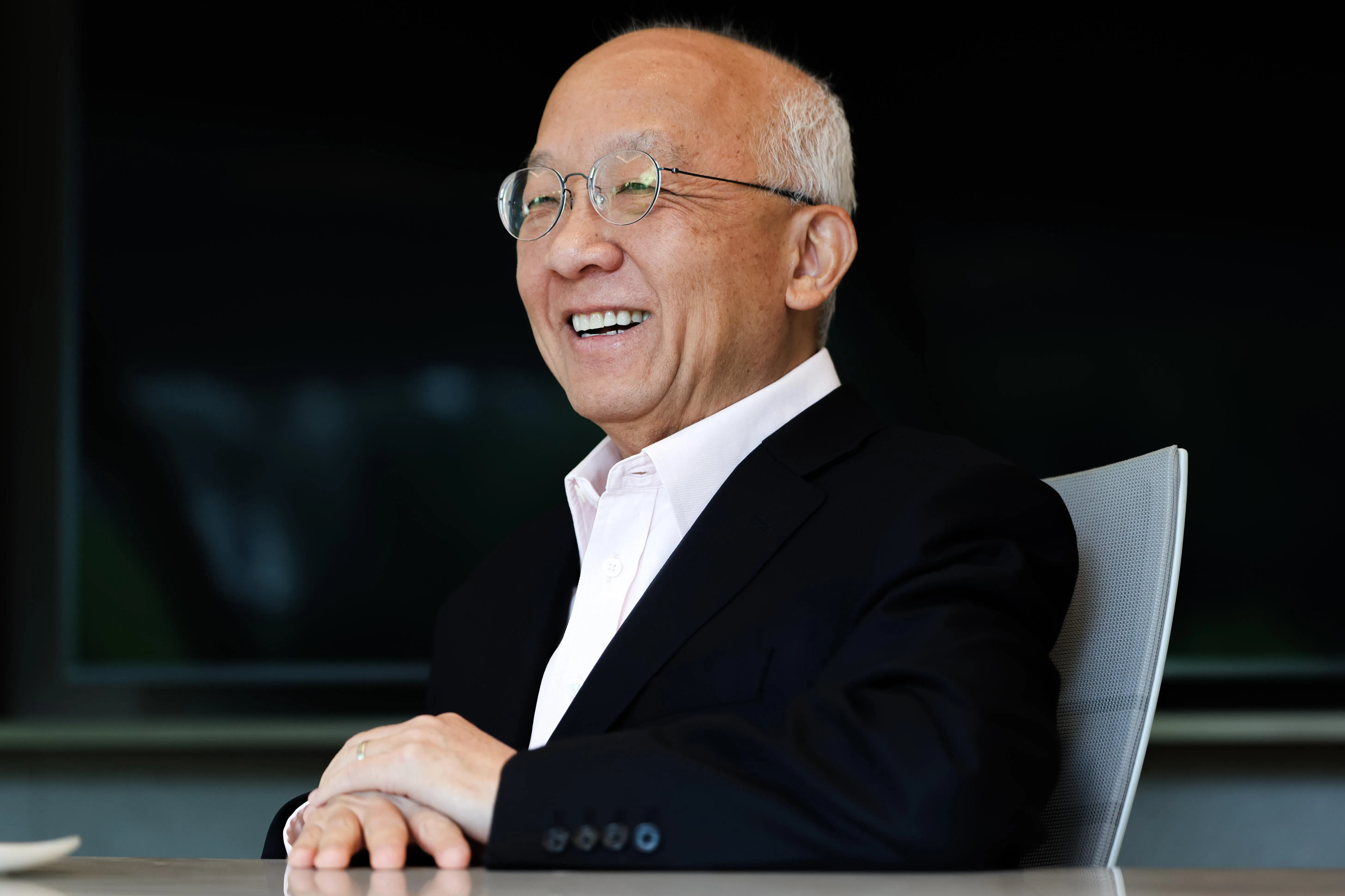 鹏瑞利集团执行董事长潘锡源接受《联合早报》专访时说，颐乐苑的目标是有刚需的中高端市场，对设施要求更严苛。由于项目是一个重资产投资，买地建康养中心成本高昂，因此潘锡源说他拼的是服务。（关俊威摄）