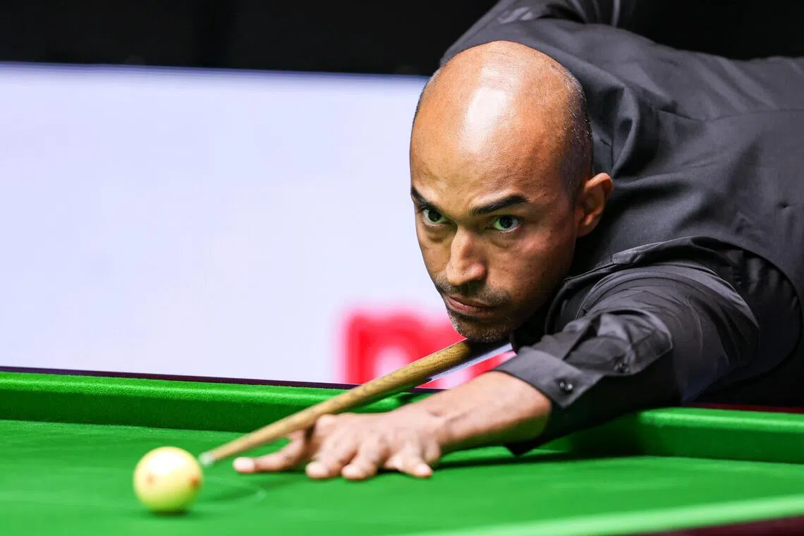 拉马斯瓦米在决赛中为我国打头阵，但没能如愿取得良好开局。（海峡时报）