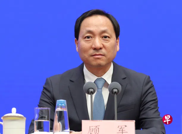 Image 15: 出自上海官场的“70后”官员顾军，星期三（3月25日）履新被任命为辽宁省副省长。 （国新网）