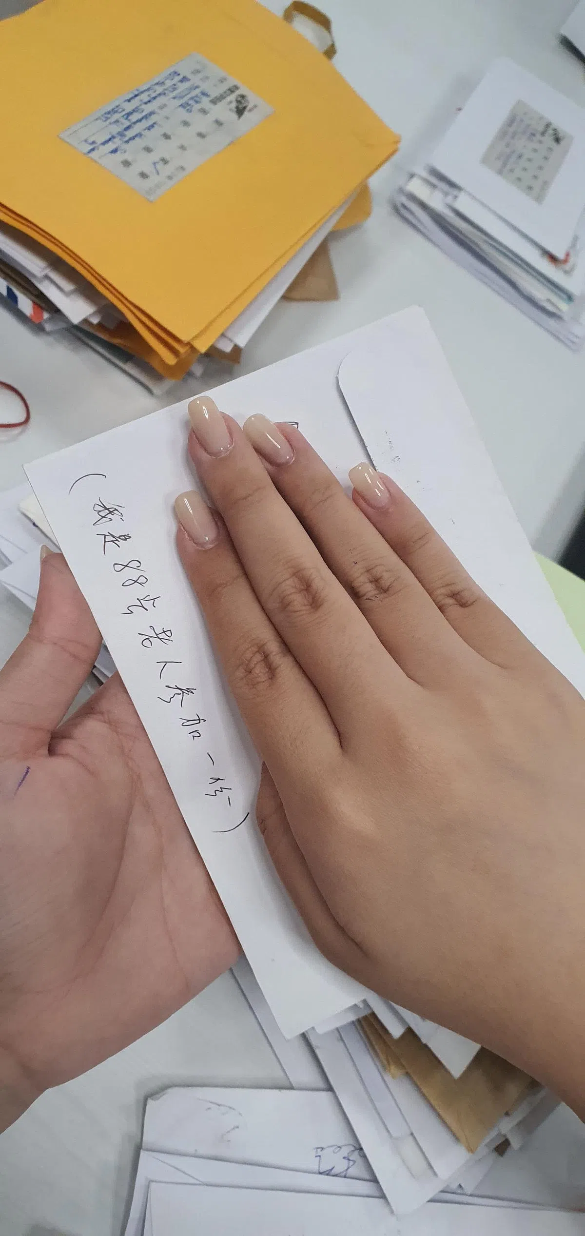 88岁女读者通过邮寄方式投票，还在信封上特别注明年龄。（读者提供）