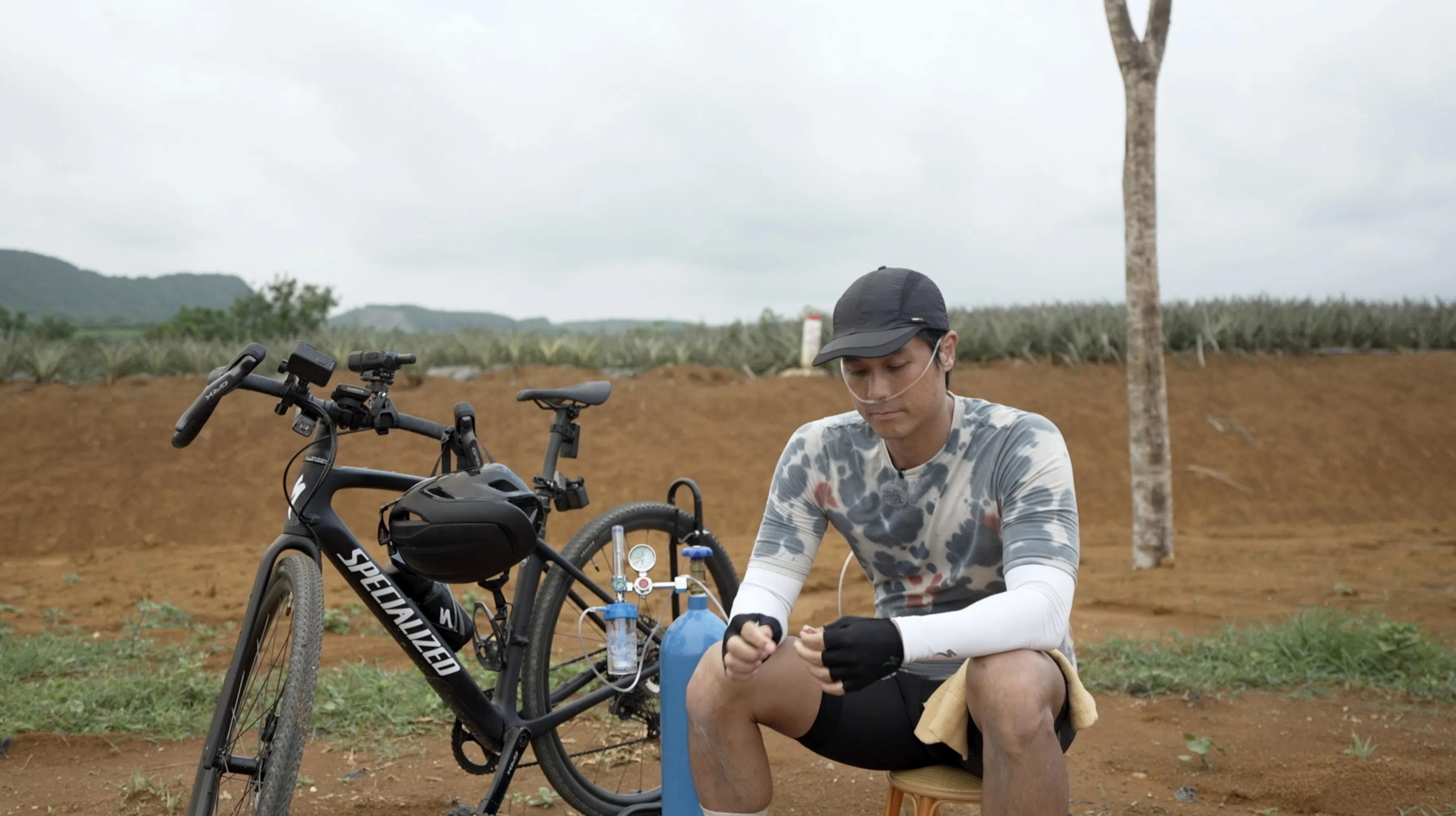 陈邦鋆因为肺部不适而需要吸氧气。（新传媒提供）