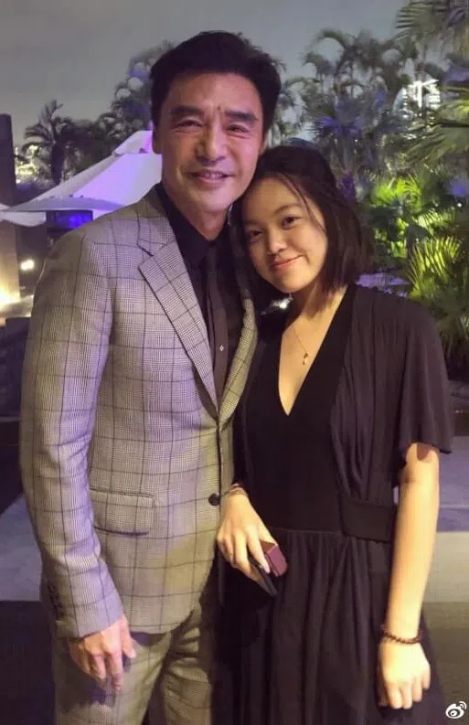 锺镇涛对大女儿嘉晴感到愧疚。（取自微博）