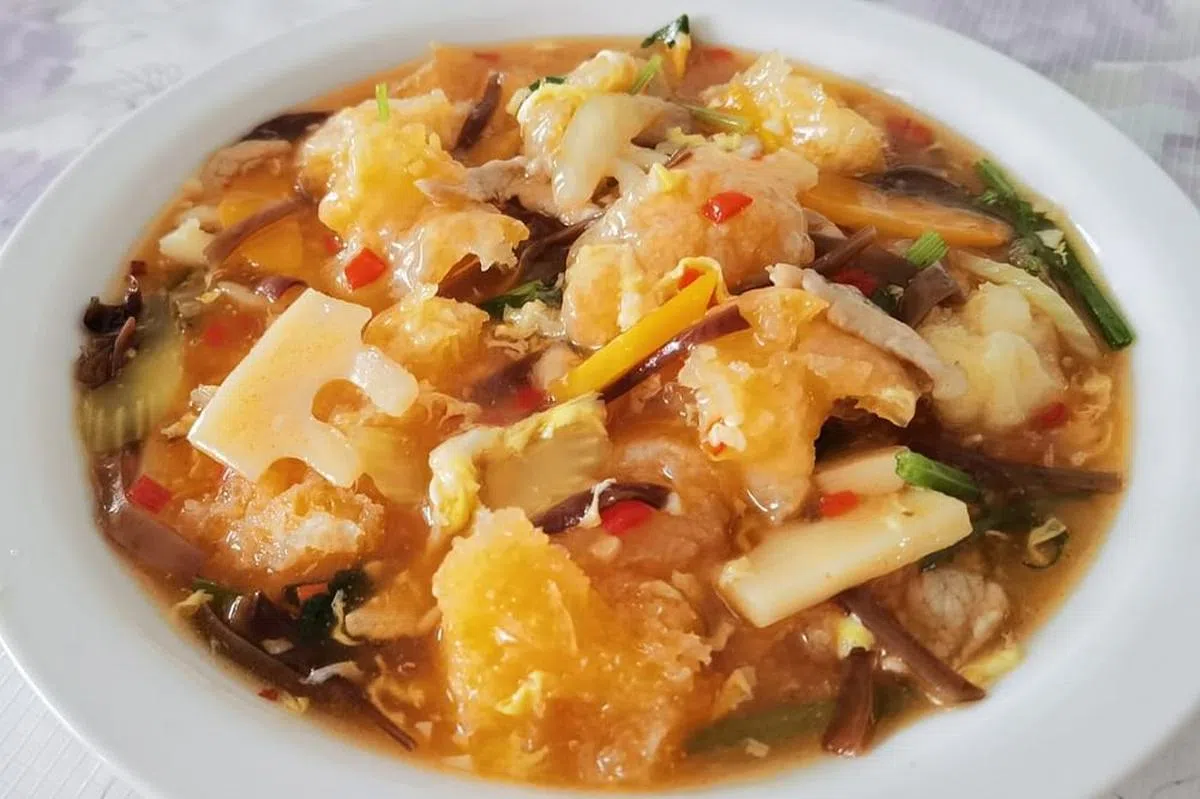 福如东海福州酸辣鱼鳔羹。（视频截图）