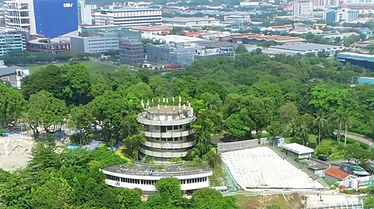 国家发展部长李智陞在休闲总蓝图巡回展览推介仪式上说，裕廊飞禽公园旧址和周围裕廊山一带可重新规划为活力十足的工作与休闲区。（裕廊集团提供）