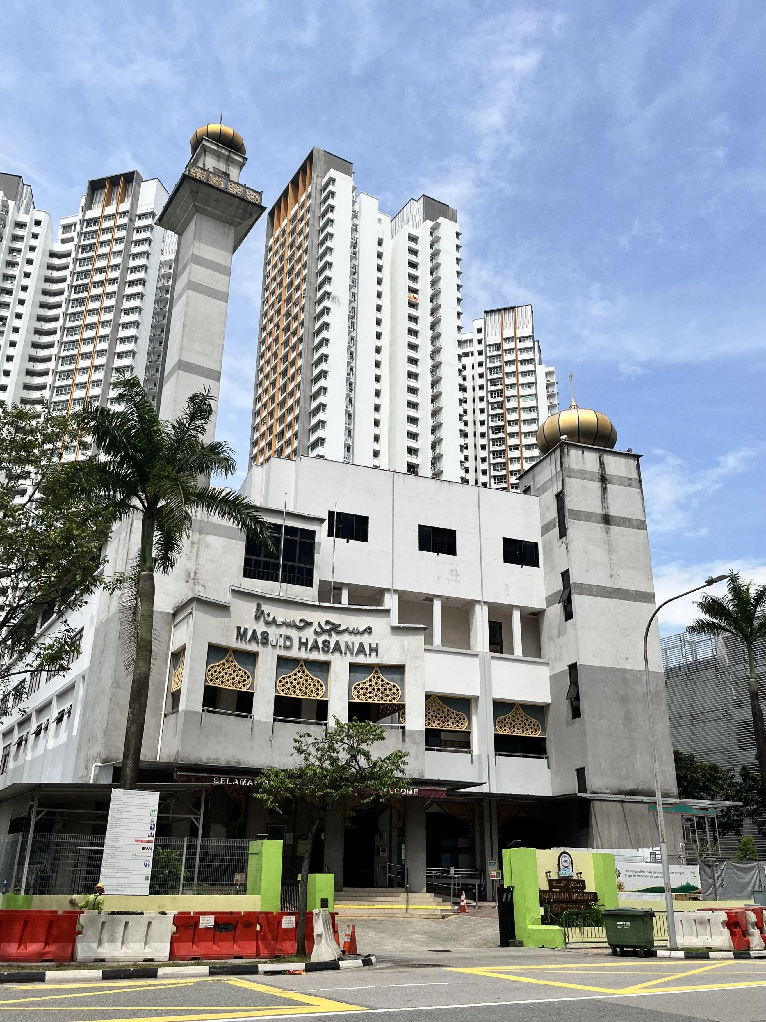 德曼花园的哈萨钠伊斯兰教堂由裕廊集团出资建造，1971年竣工，1990年翻修并增设电梯。（陈映蓁摄）