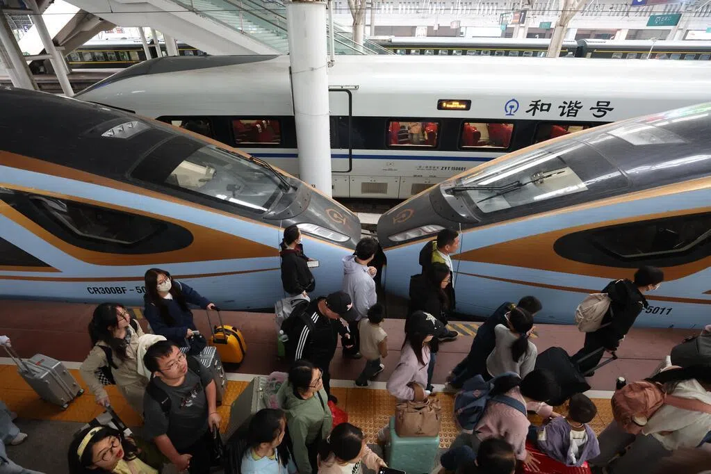 突破5万公里 中国建成世界规模最大高铁网