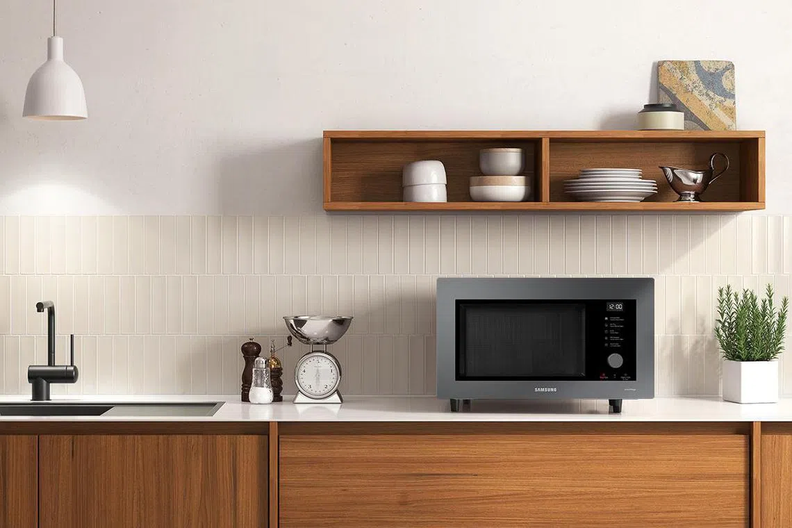 Samsung Bespoke智能微波炉可烧烤、蒸煮、微波，还能发酵面团和制作酸奶，功能多样。（商家提供）