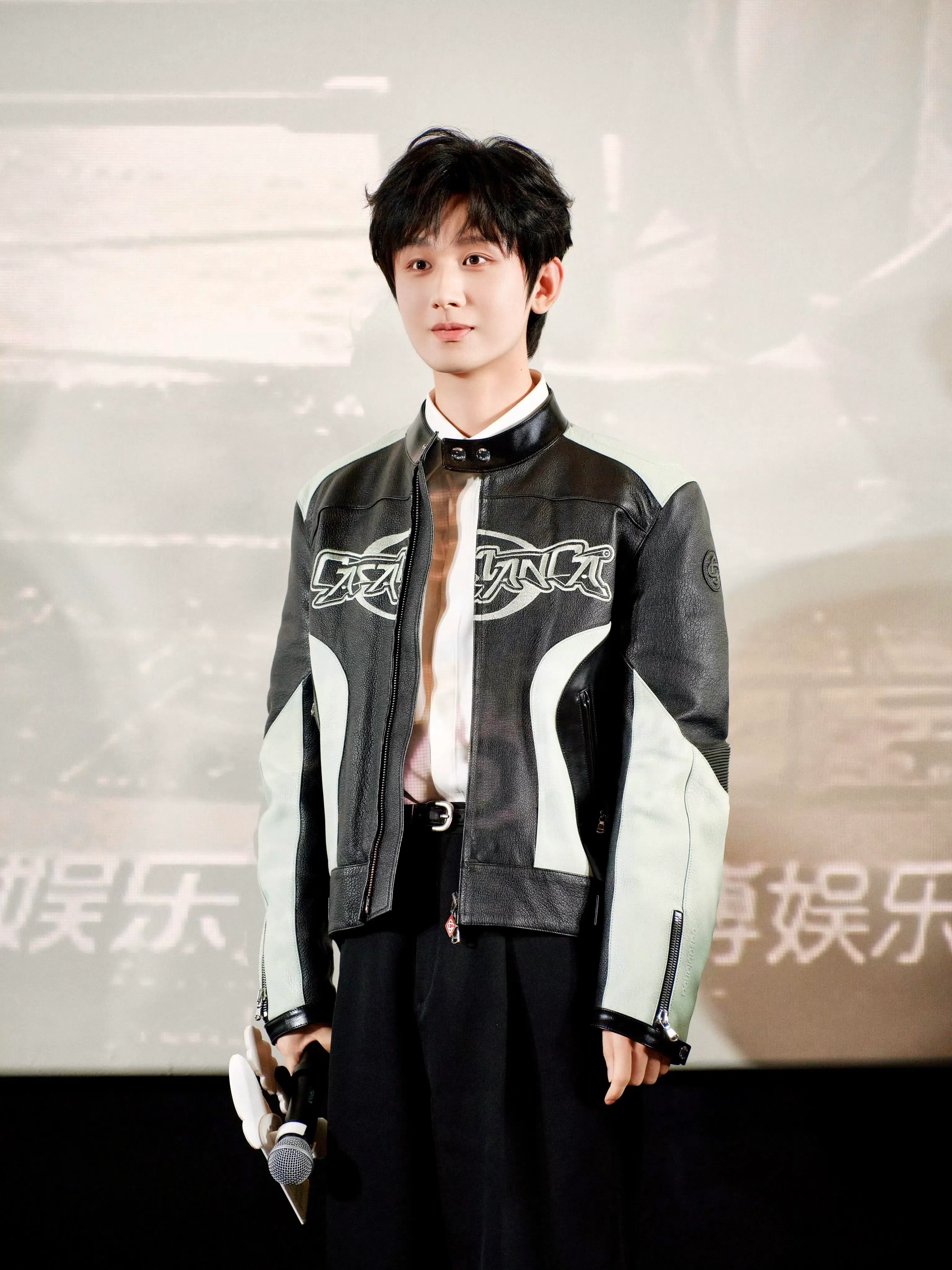 成毅以细腻内敛的表演让观众记住角色，在作品中不断突破自己。（取自艺人工作室微博）