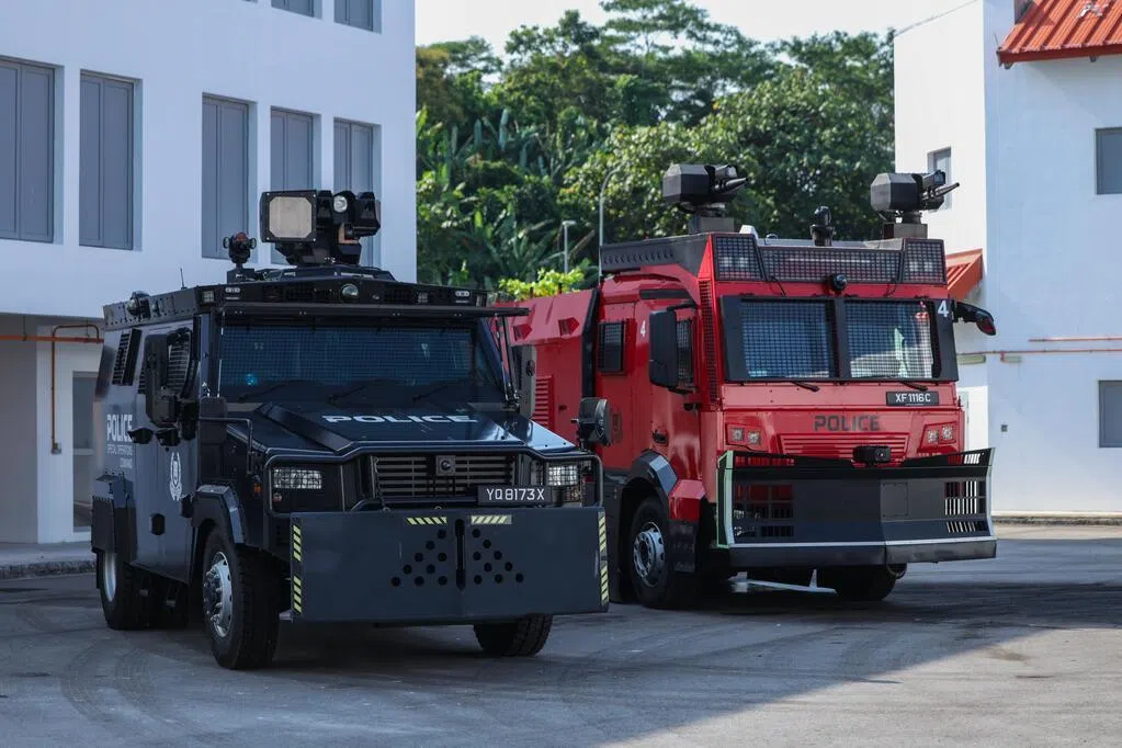 新加坡警察部队引入两款新车 水炮车时隔24年换新