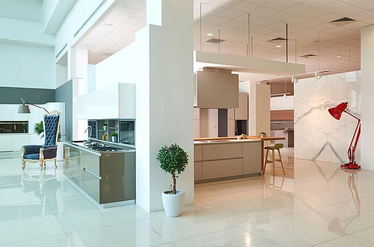 日昇是本地规模最大的一站式室内精装装修，为项目生产和安装家具、装潢和建设室内构造。（图／新报业媒体）