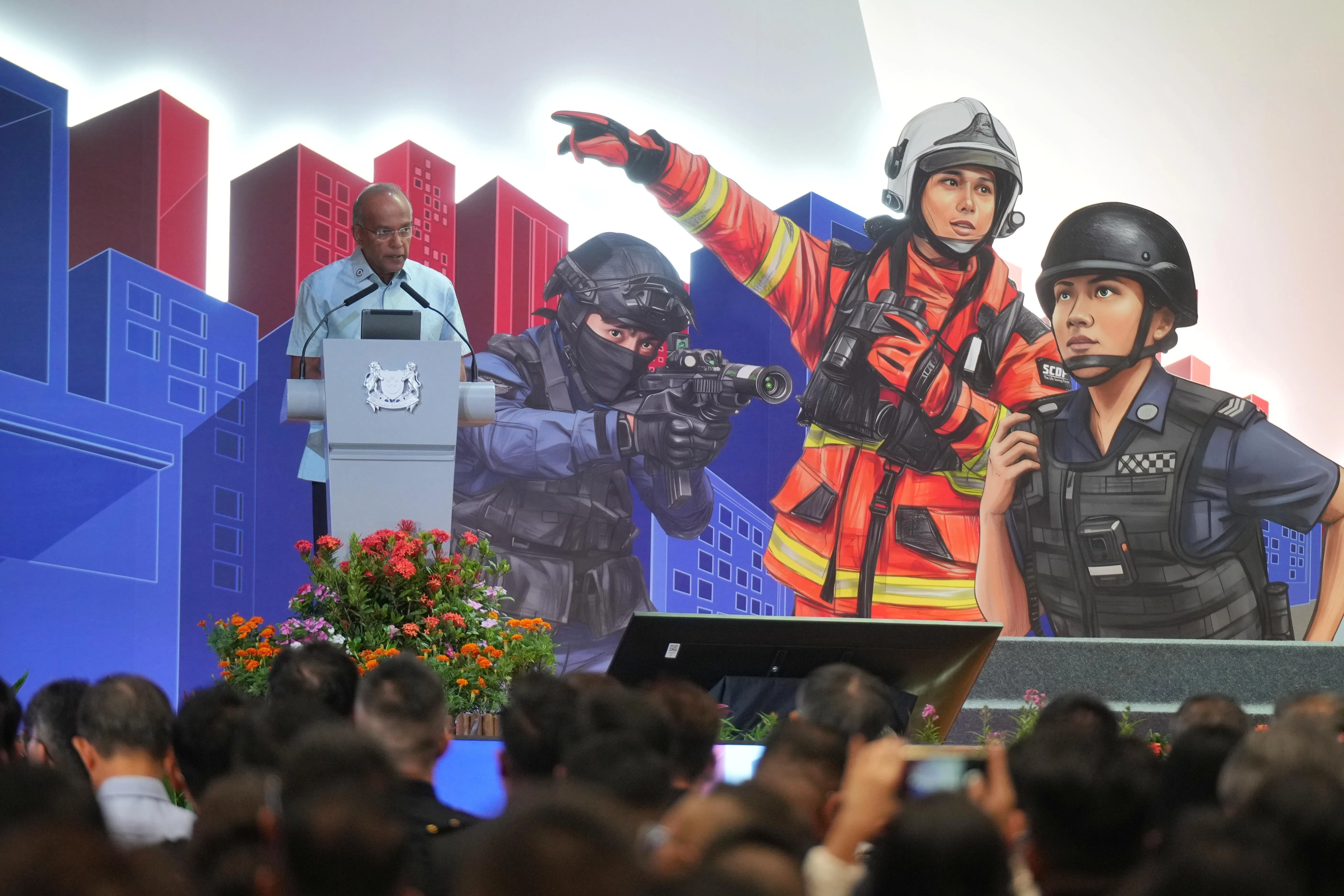 国家安全统筹部长兼内政部长尚穆根，星期三在内政群英学院举办的内政部长奖颁奖礼上致辞。（谢智扬摄）