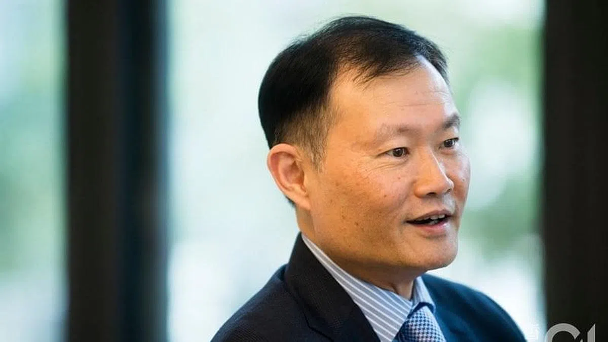 何兆炜在私立医院接收冠病患者的问题上态度强硬，图为何兆炜档案照。（香港01）