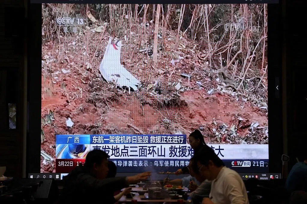 美公布东航空难报告 专家：驾驶舱内疑发生控制权争夺