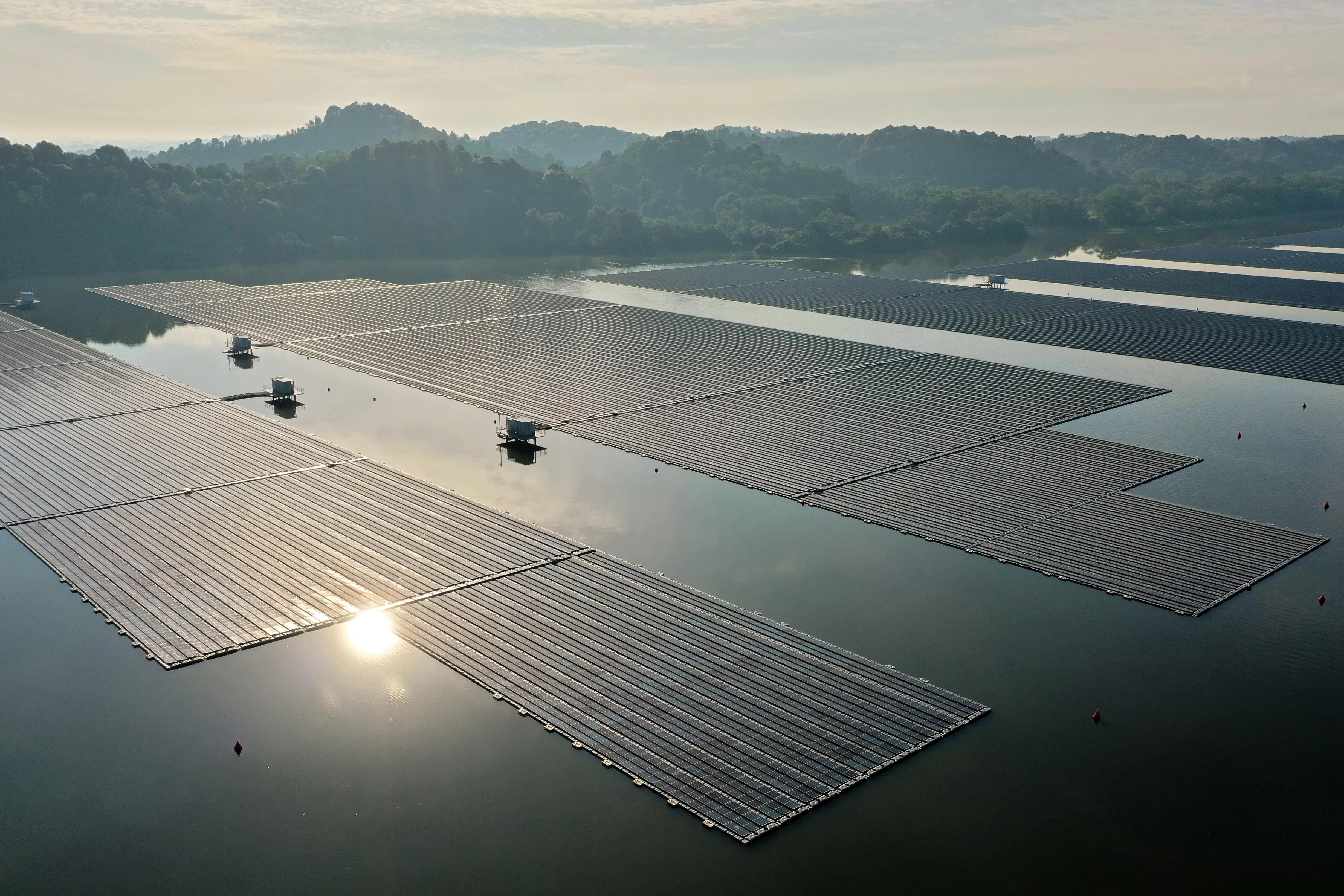 我国目前已部署超过1.7千兆峰瓦太阳能，料2030年前便能达成2千兆峰瓦的目标。（档案照片）