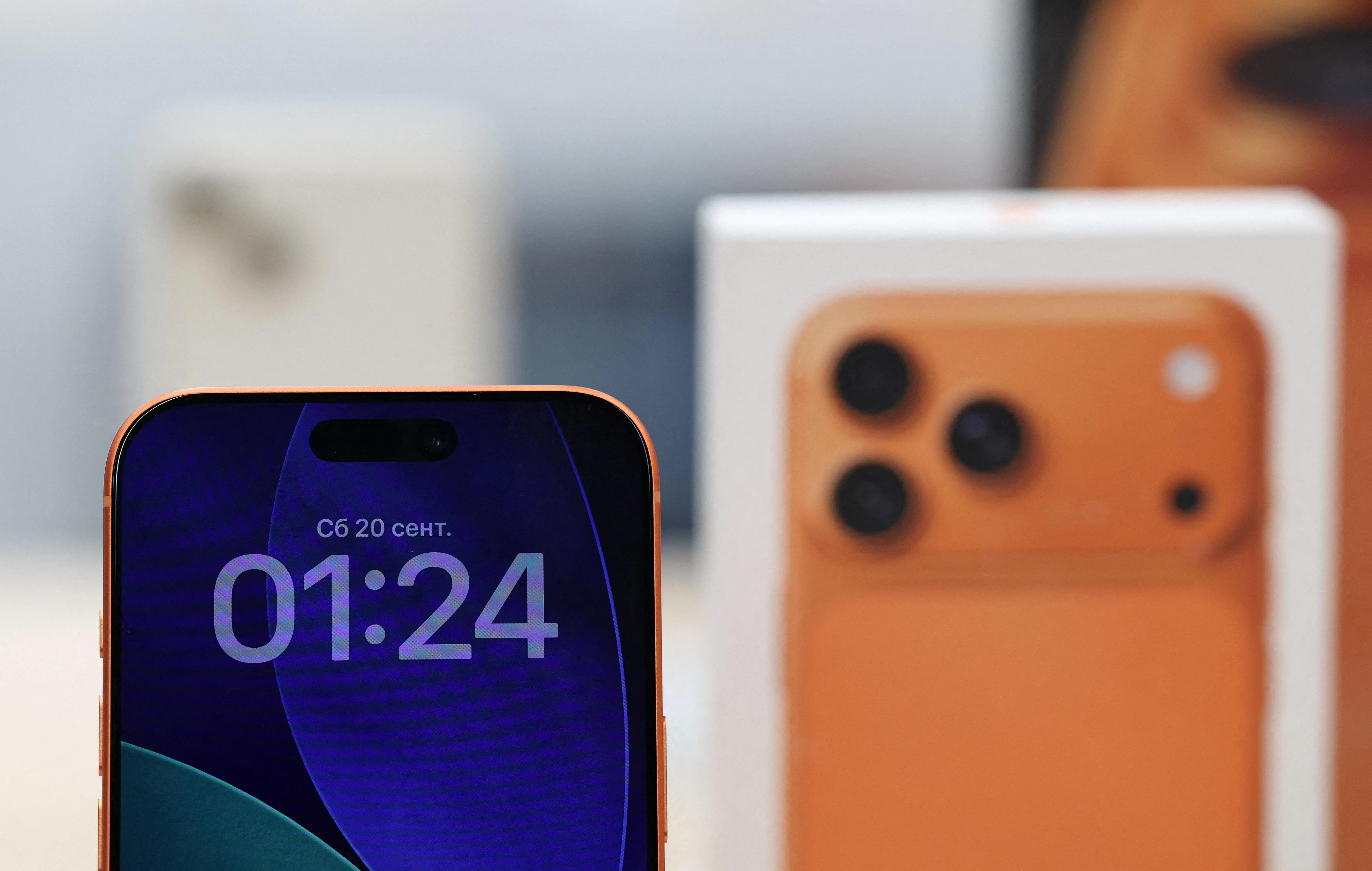 iPhone 17的发货日期比去年的iPhone 16更长，显示需求超过了苹果公司的最初定下的供应量。（路透社）