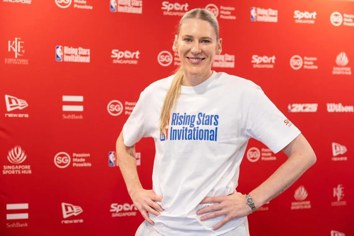 劳伦曾于2001至2012年间效力WNBA球队西雅图风暴，助风暴队两夺总冠军，期间七次入选全明星，并在2016年享受球衣退役的待遇。（档案照片）