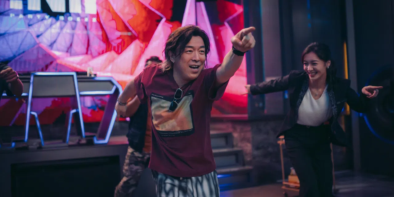 黄渤饰演街舞教练，被导演大赞“很拼”。（mm2提供）