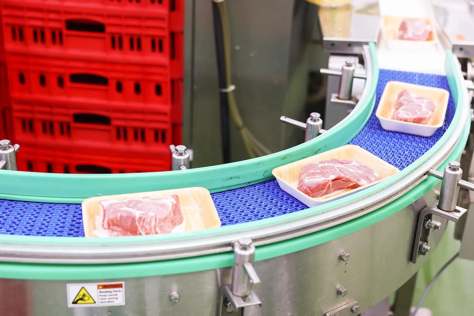 OJJ以先进自动化技术、严谨管理与卫生包装，全程确保猪肉新鲜。（平价集团提供）