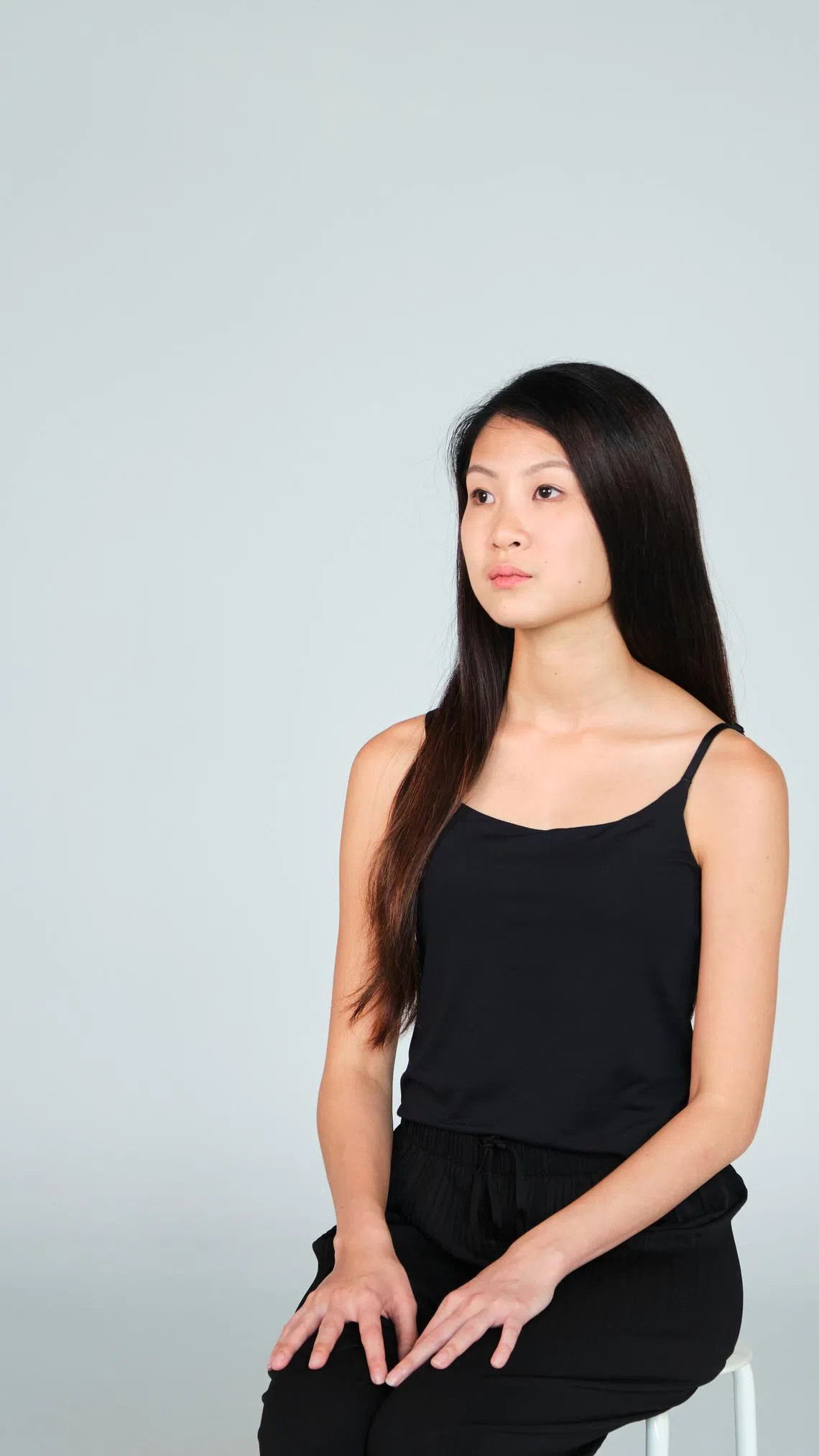 视障演员张丽玲希望作品的嵌入式叙述，能引发关于包容性设计的讨论。（Akbar Syadiq摄，滨海艺术中心提供）