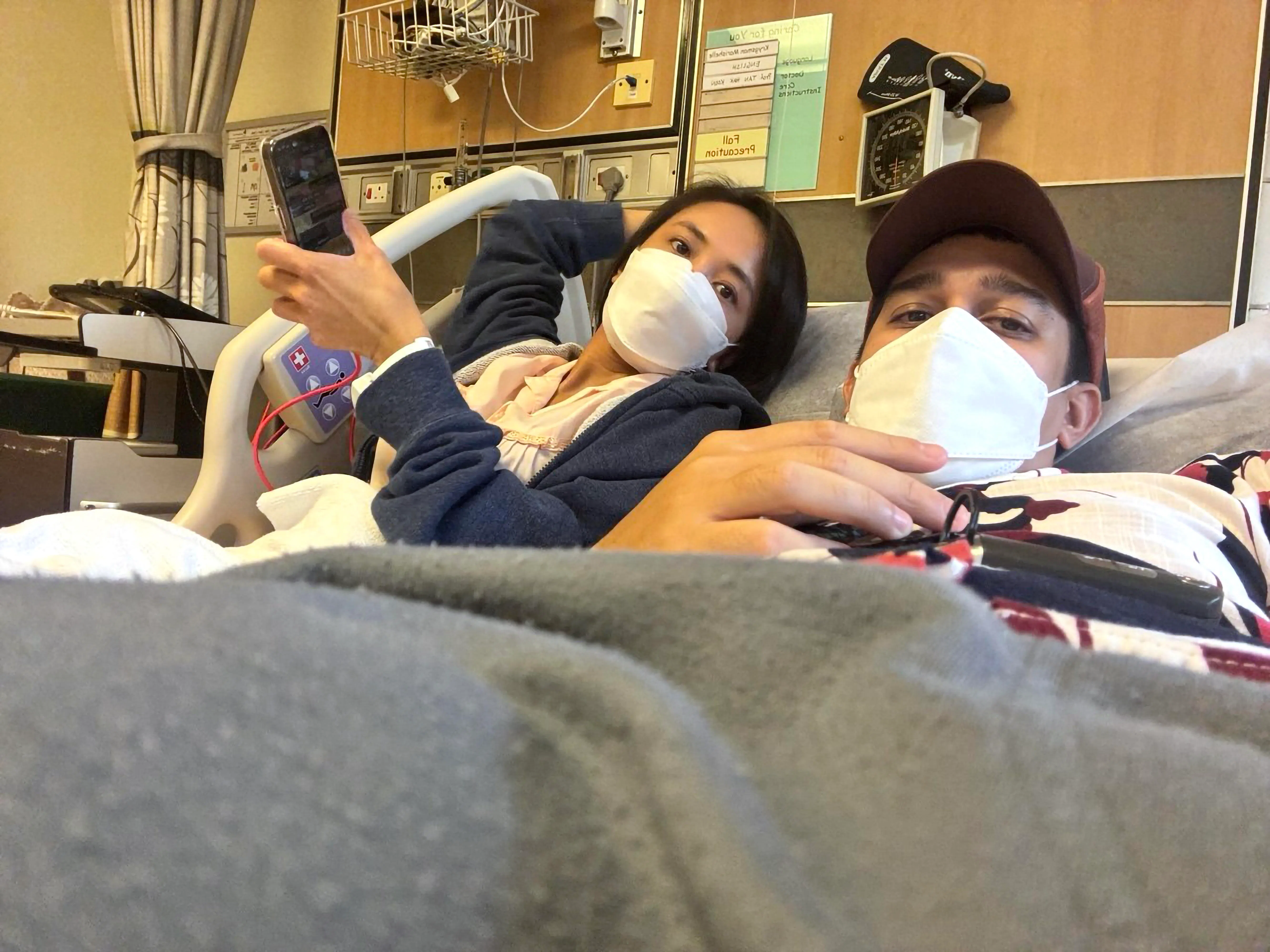 从婚前全盘接受妻子玛丽莎无法生育的现实，到求子路上全程陪伴，亚历山大始终是妻子最安定的精神支柱。（受访者提供）